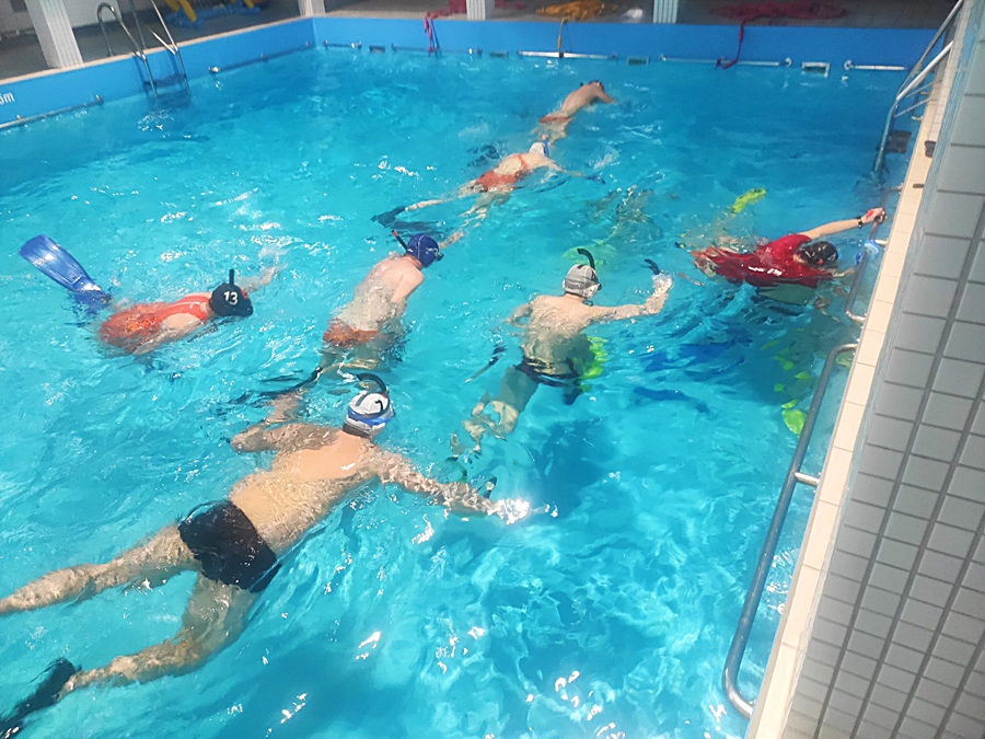 Hokej pod wodą Walenie Siemianowice Śląskie Trening 4 III 2023. Koniec Walenia czyli Amatorska Liga Hokeja Pod Wodą